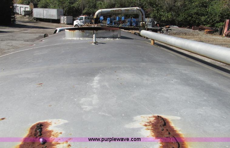 image for item BS9912 1999 United Troch & Equip. water tanker truck bed