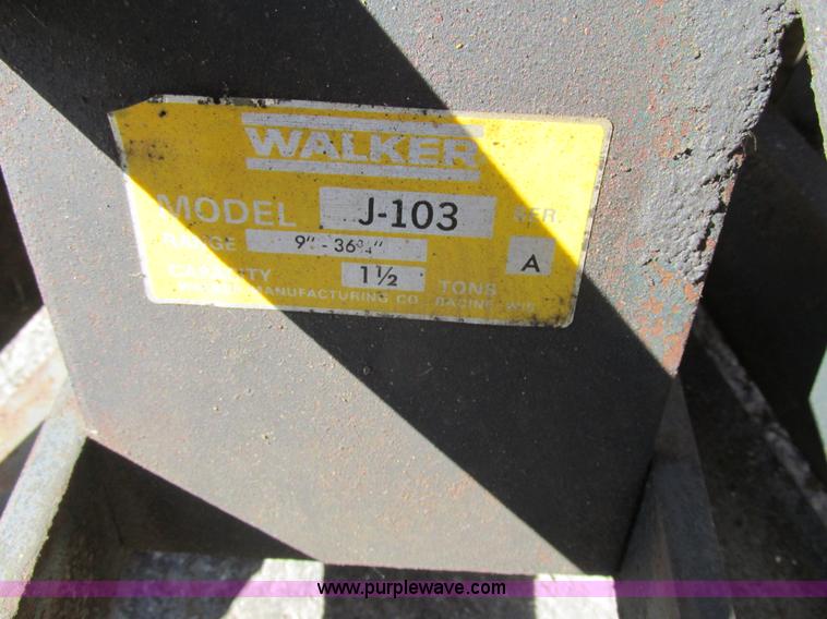 image for item BS9917 (2) Walker J103 pneumatic jacks