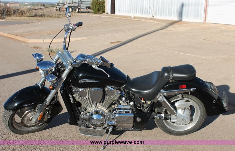 image for item H8032 2007 Honda VTX1800S Tourer motorcycle