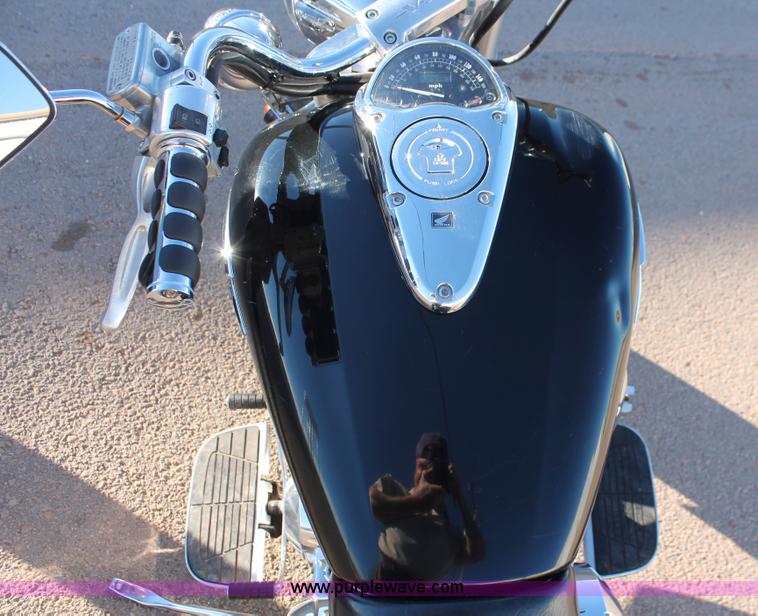 image for item H8032 2007 Honda VTX1800S Tourer motorcycle