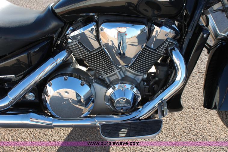 image for item H8032 2007 Honda VTX1800S Tourer motorcycle