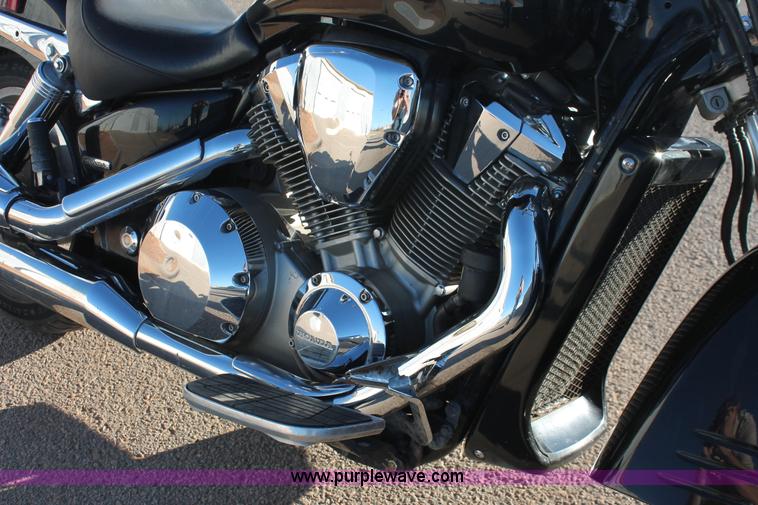 image for item H8032 2007 Honda VTX1800S Tourer motorcycle