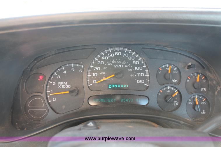 image for item H8033 2005 Chevrolet Silverado 1500 pickup truck