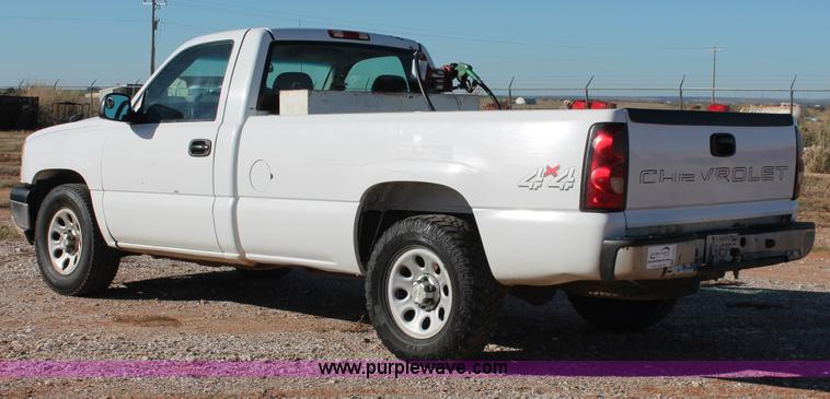 image for item H8034 2006 Chevrolet Silverado 1500 LS pickup truck