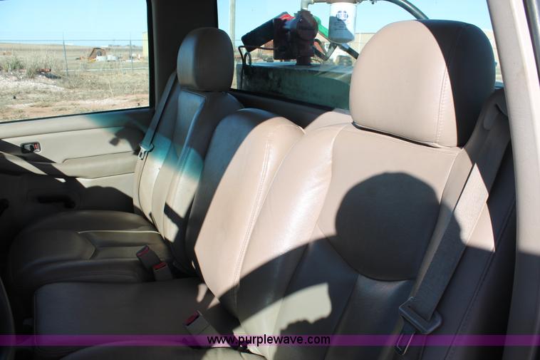 image for item H8034 2006 Chevrolet Silverado 1500 LS pickup truck