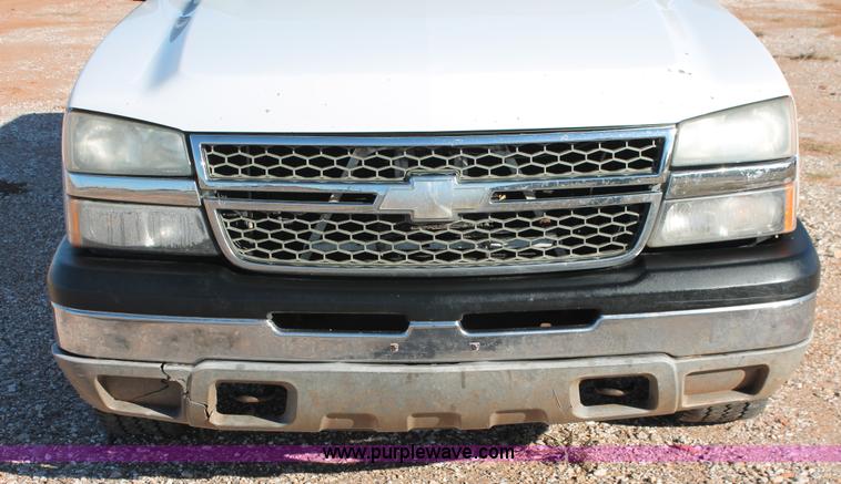 image for item H8034 2006 Chevrolet Silverado 1500 LS pickup truck