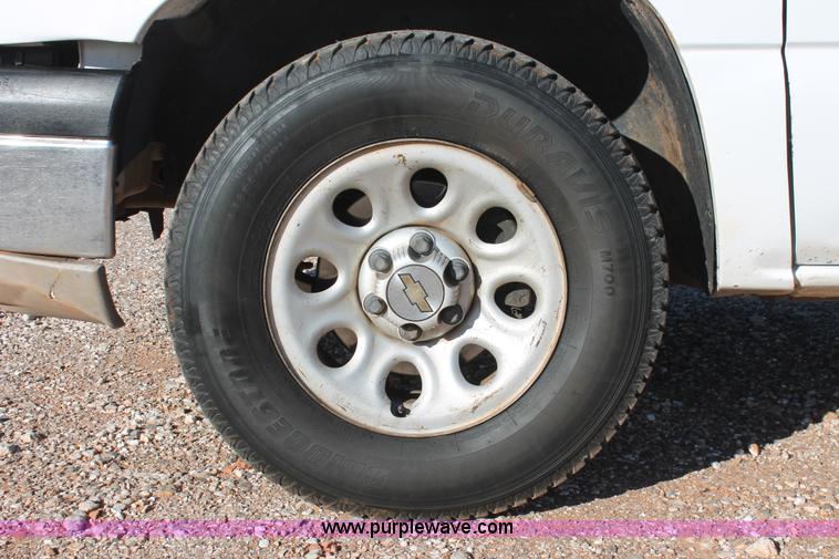 image for item H8034 2006 Chevrolet Silverado 1500 LS pickup truck