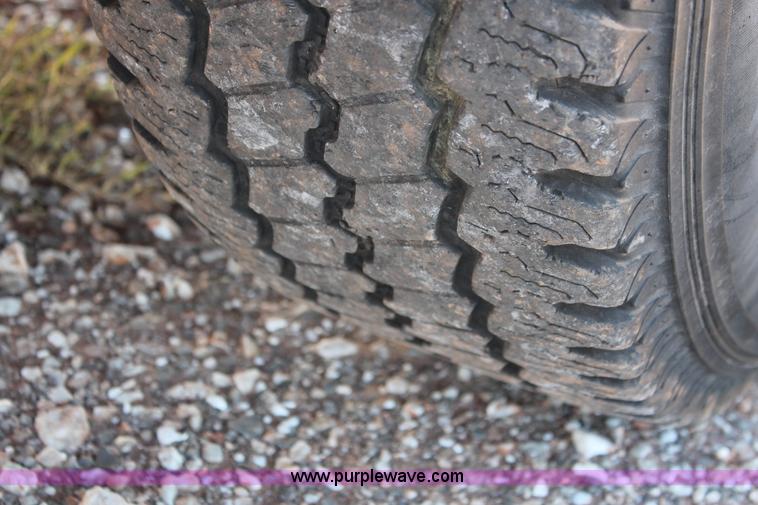 image for item H8034 2006 Chevrolet Silverado 1500 LS pickup truck