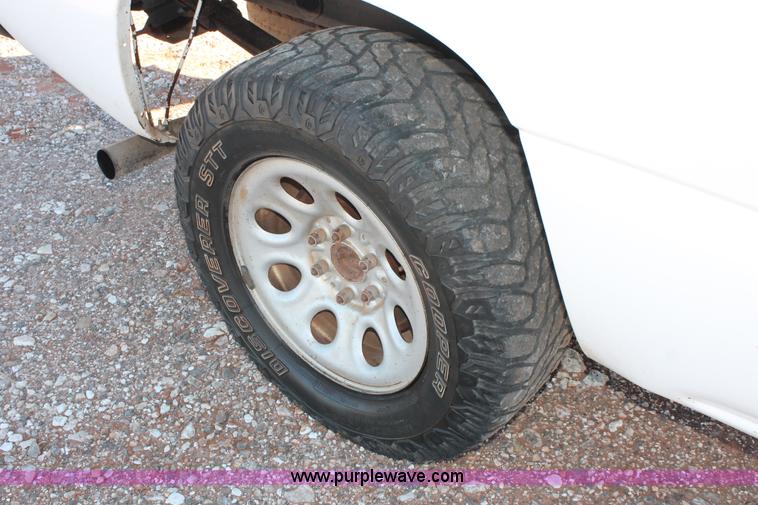 image for item H8034 2006 Chevrolet Silverado 1500 LS pickup truck