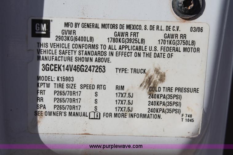 image for item H8034 2006 Chevrolet Silverado 1500 LS pickup truck