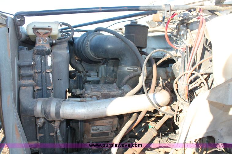 image for item H8036 1991 Ford F800 refuse truck