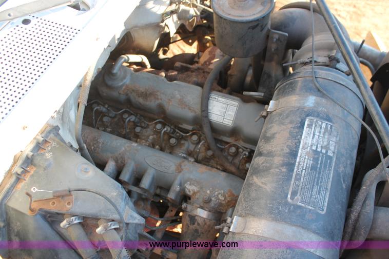 image for item H8036 1991 Ford F800 refuse truck