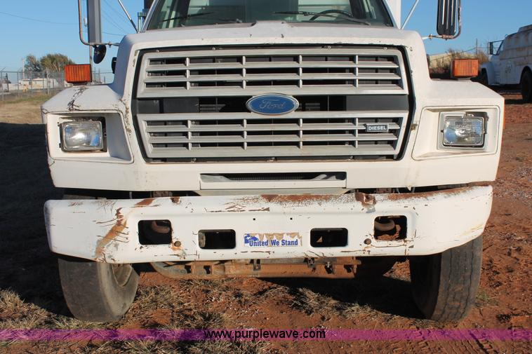 image for item H8036 1991 Ford F800 refuse truck