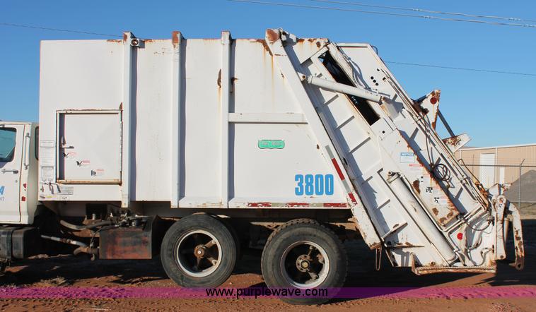 image for item H8036 1991 Ford F800 refuse truck