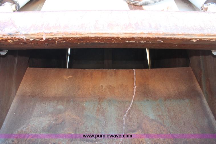 image for item H8036 1991 Ford F800 refuse truck