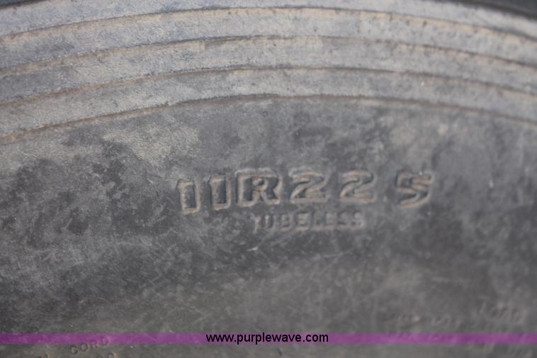 image for item H8036 1991 Ford F800 refuse truck