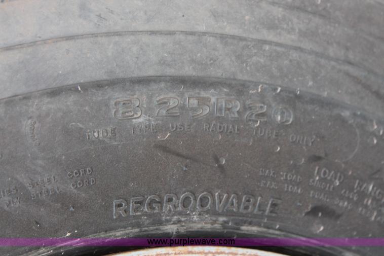 image for item H8036 1991 Ford F800 refuse truck