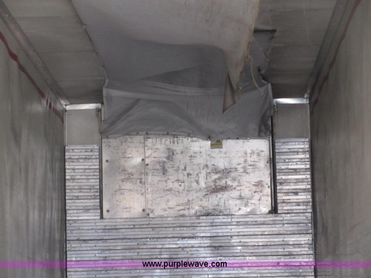 image for item I1838 1996 Utility V2SR refrigerated van trailer