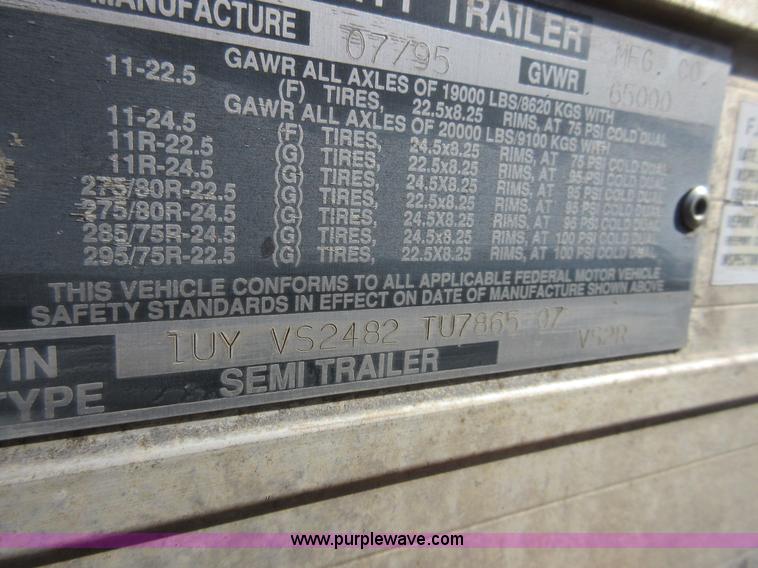 image for item I1838 1996 Utility V2SR refrigerated van trailer