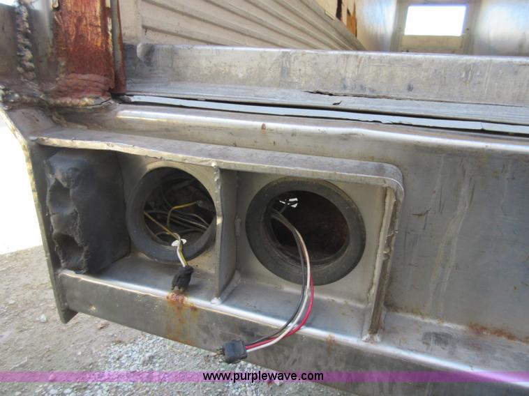 image for item I1841 1997 Wabash dry van trailer