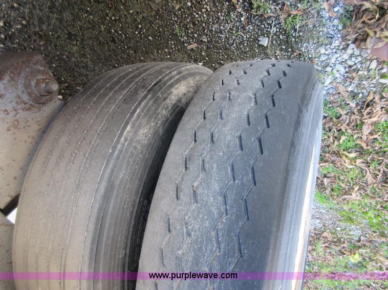 image for item I1841 1997 Wabash dry van trailer