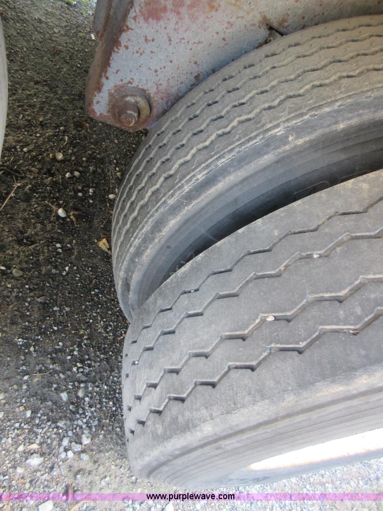 image for item I1841 1997 Wabash dry van trailer