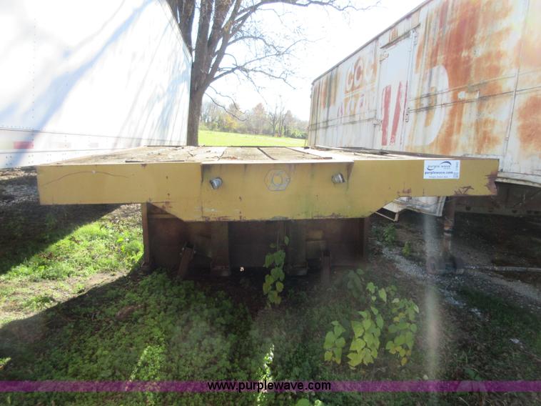 image for item I1842 1987 Holden 11DD29115 lowboy equipment trailer