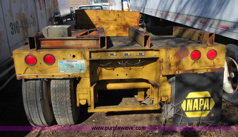 image for item I1842 1987 Holden 11DD29115 lowboy equipment trailer