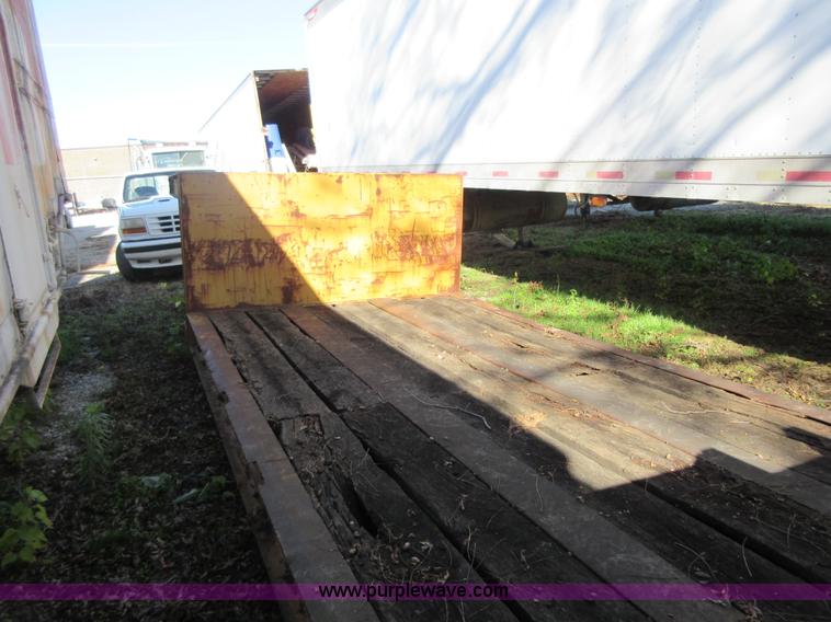 image for item I1842 1987 Holden 11DD29115 lowboy equipment trailer