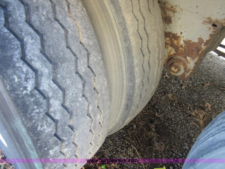 image for item I1844 1998 Great Dane van trailer