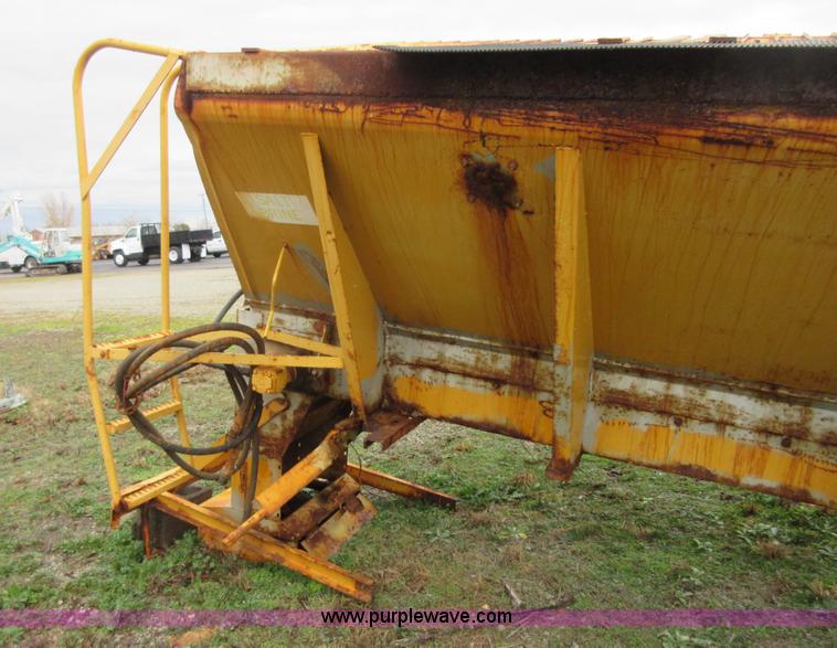 image for item I1848 Hi-way steel sand/salt spreader