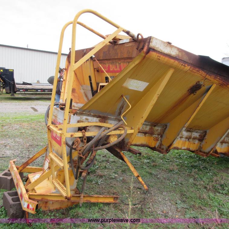 image for item I1848 Hi-way steel sand/salt spreader