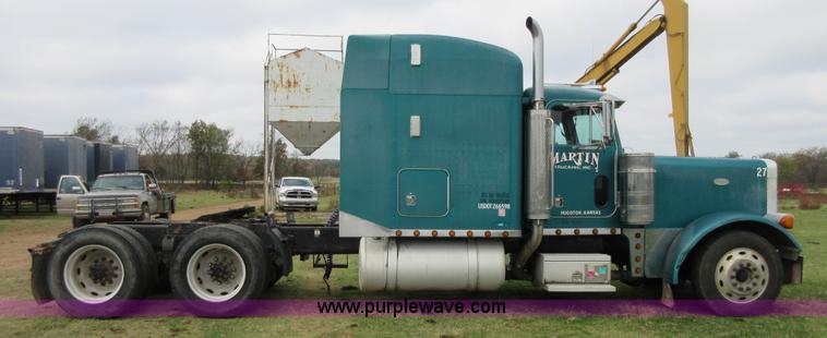 image for item I1862 1997 Peterbilt 379 semi truck