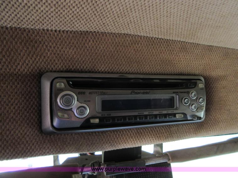 image for item I1862 1997 Peterbilt 379 semi truck