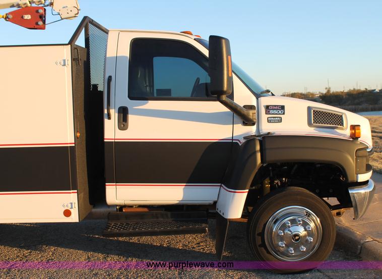 image for item J1357 2006 GMC C5500 service truck with crane