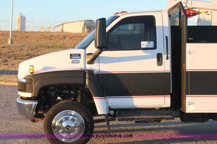 image for item J1357 2006 GMC C5500 service truck with crane