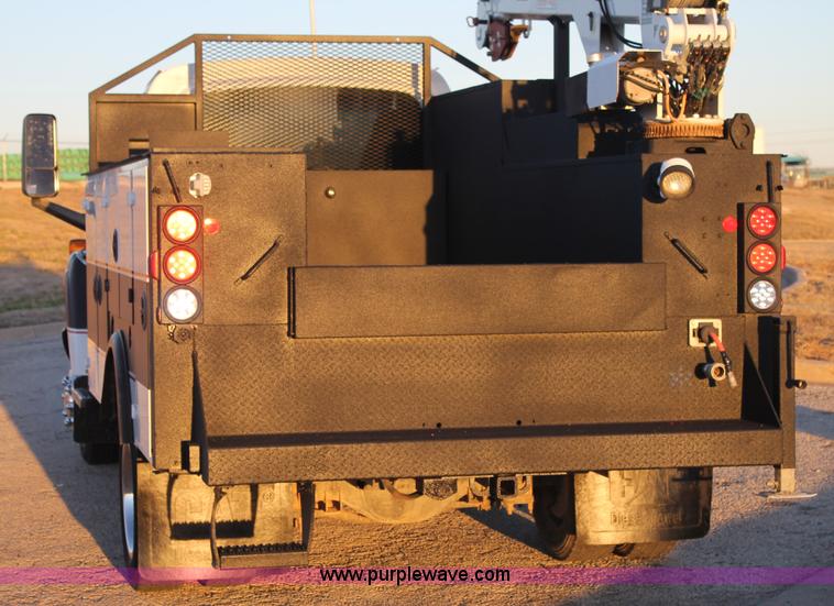 image for item J1357 2006 GMC C5500 service truck with crane