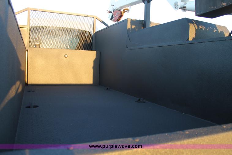 image for item J1357 2006 GMC C5500 service truck with crane