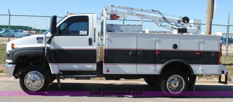 image for item J1357 2006 GMC C5500 service truck with crane