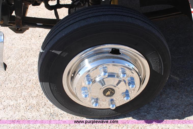 image for item J1357 2006 GMC C5500 service truck with crane