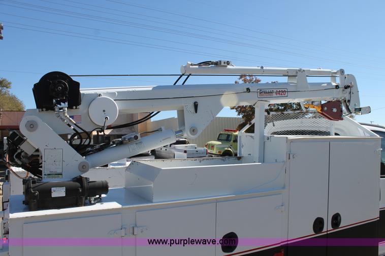 image for item J1357 2006 GMC C5500 service truck with crane