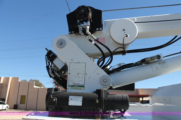 image for item J1357 2006 GMC C5500 service truck with crane