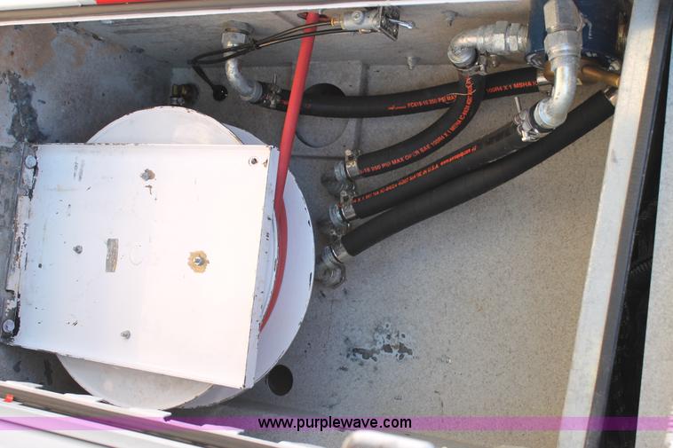 image for item J1357 2006 GMC C5500 service truck with crane