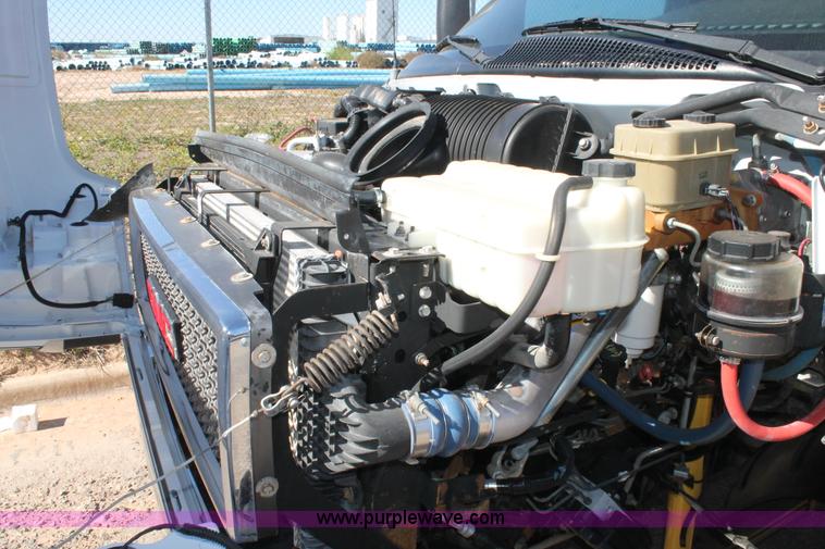 image for item J1357 2006 GMC C5500 service truck with crane