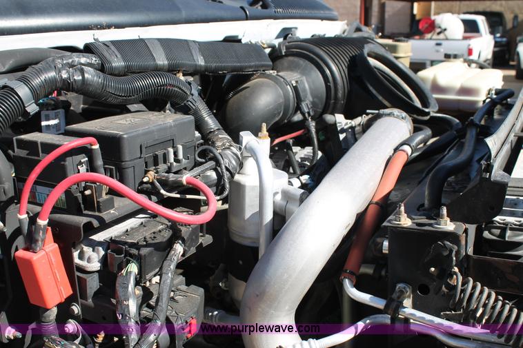 image for item J1357 2006 GMC C5500 service truck with crane