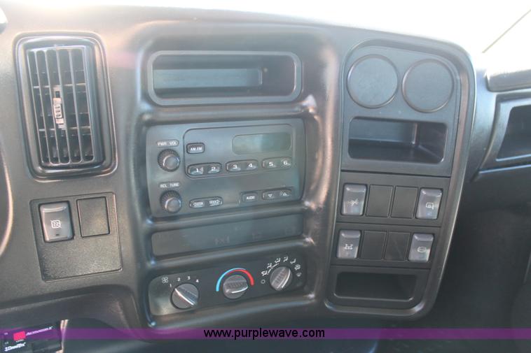 image for item J1357 2006 GMC C5500 service truck with crane