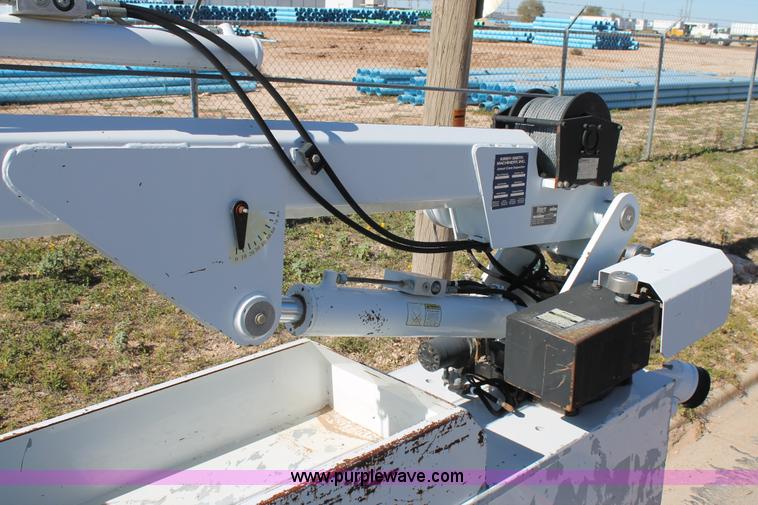 image for item J1357 2006 GMC C5500 service truck with crane