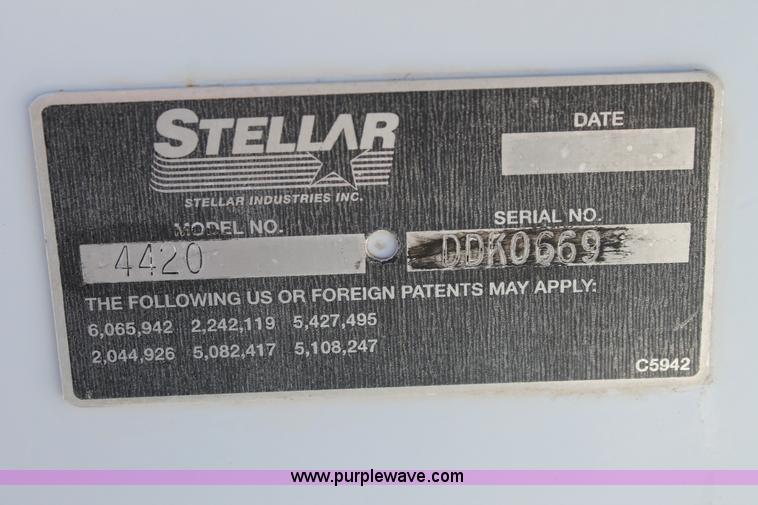 image for item J1357 2006 GMC C5500 service truck with crane