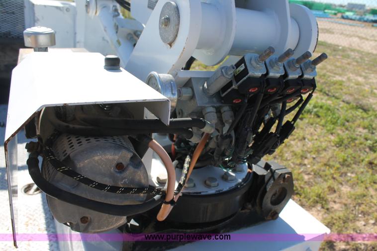 image for item J1357 2006 GMC C5500 service truck with crane