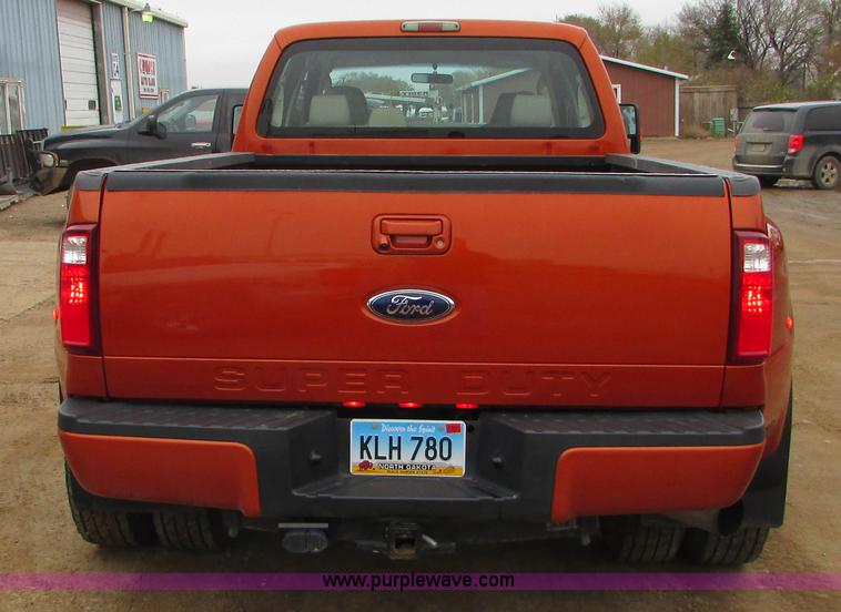 image for item J1693 2008 Ford F350 Super Duty Crew Cab pickup truck